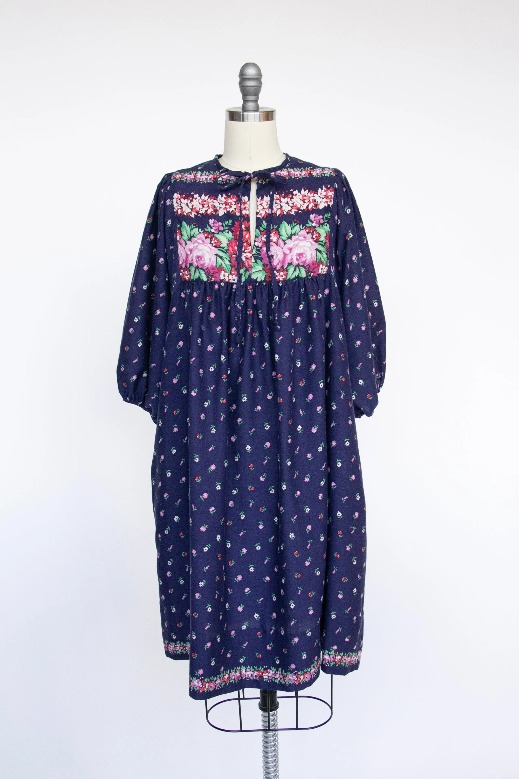 1970s Tent Dress Dark Floral Cotton L