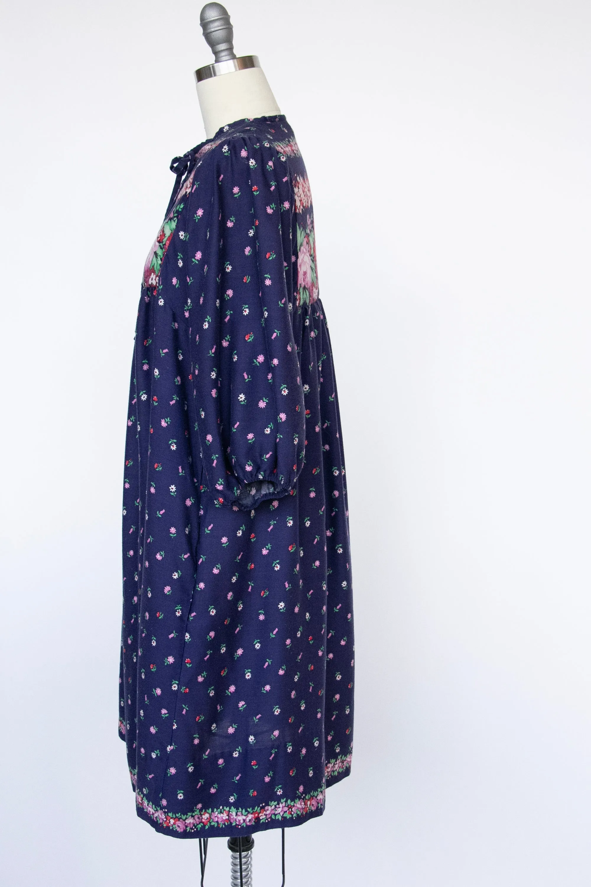 1970s Tent Dress Dark Floral Cotton L