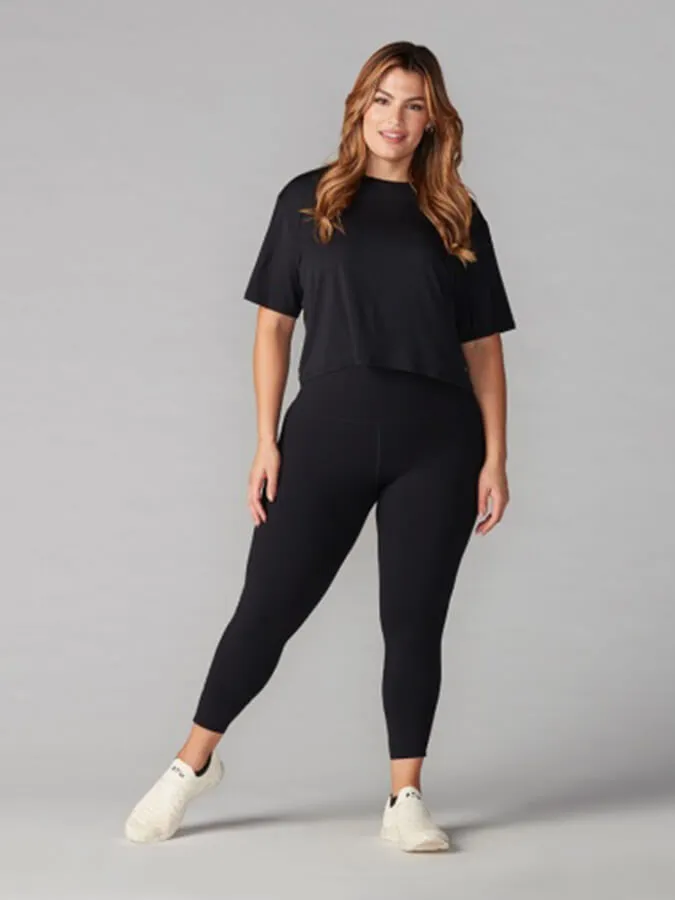 Tavi Crop Top Women's Tee - Ebony