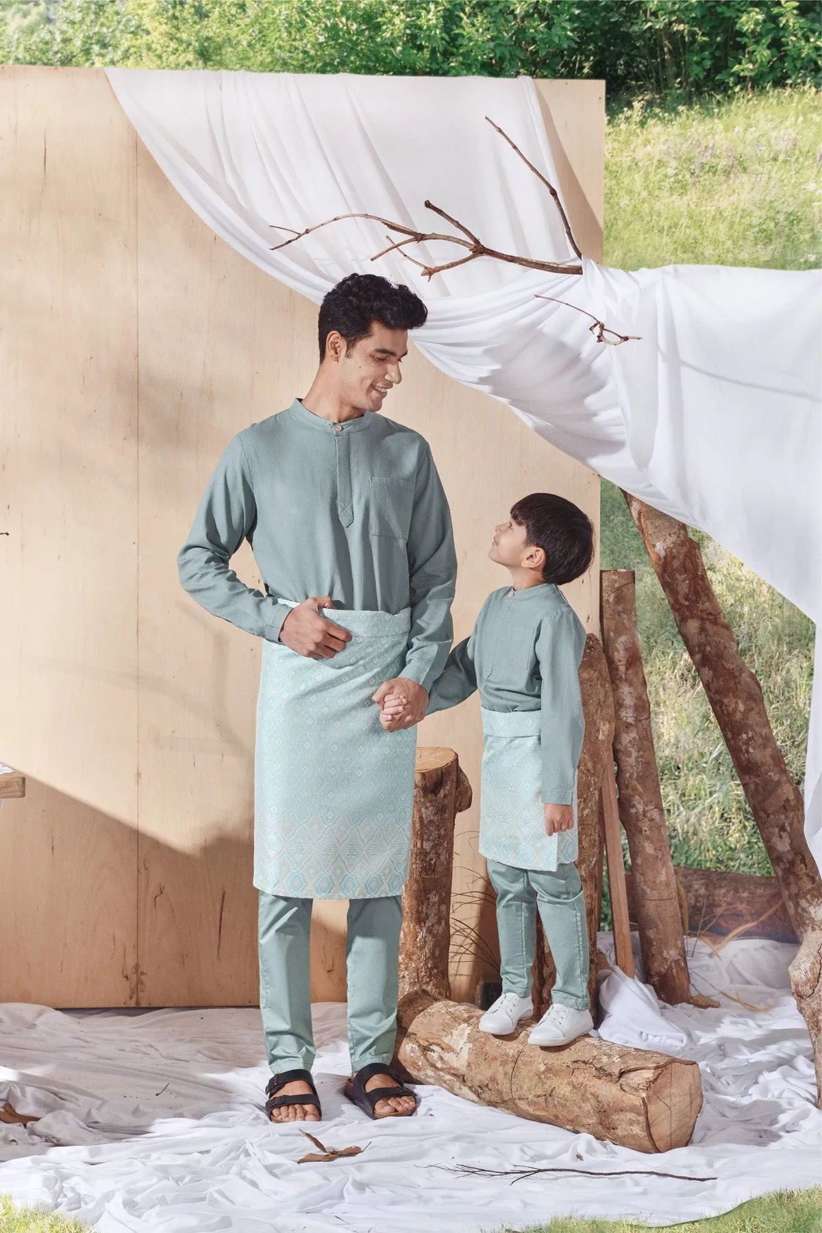 The Balik Baju Melayu Top - Vegan Green